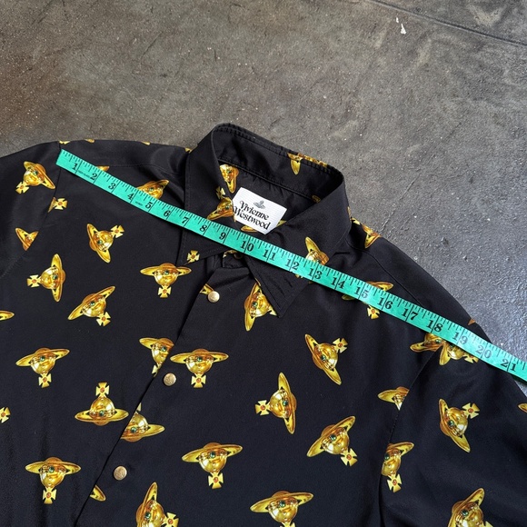 Vivienne Westwood All Over Orb Print Cropped Shirt w/ Metallic Buttons - Picture 10 of 14